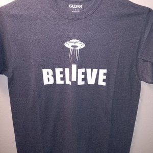 T-Shirt Gildan Logo Size Large Gray.